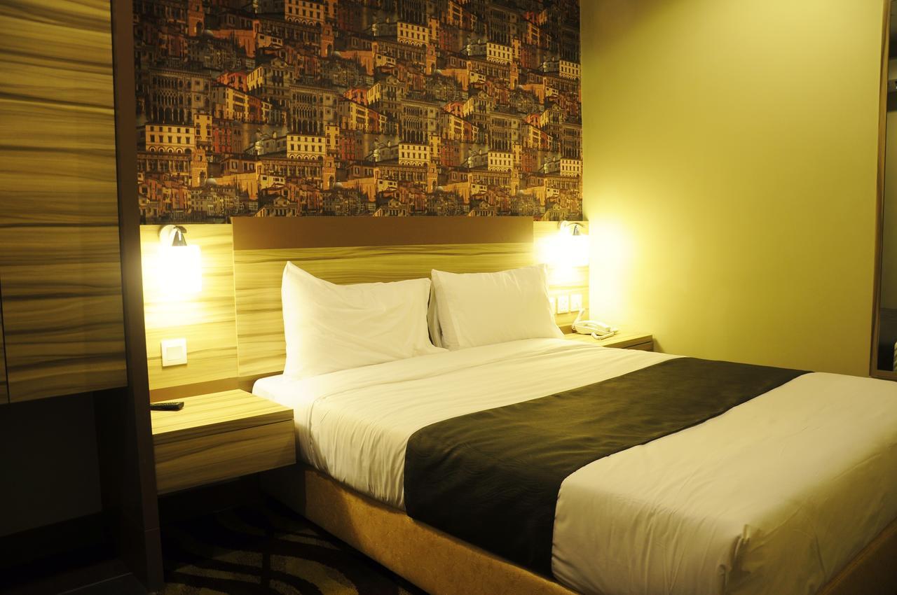 Hotel Zamburger Victory City Johor Bahru Phòng bức ảnh